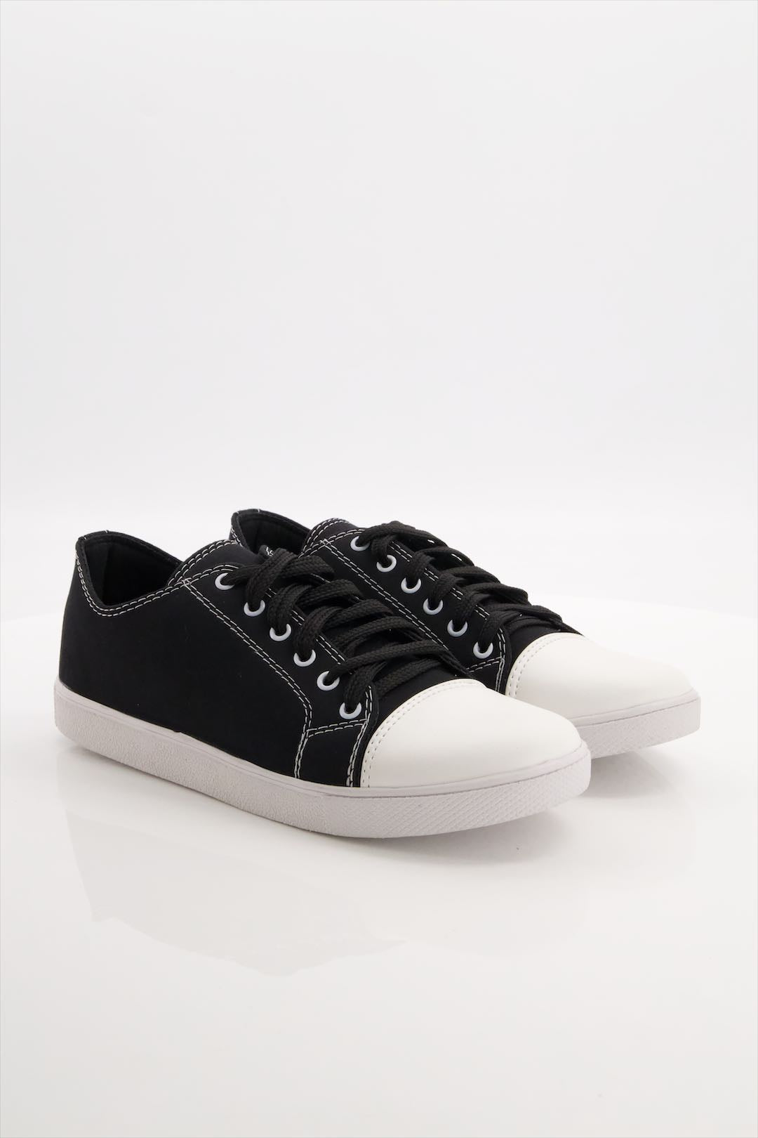 Unisex Black Canvas Shoes