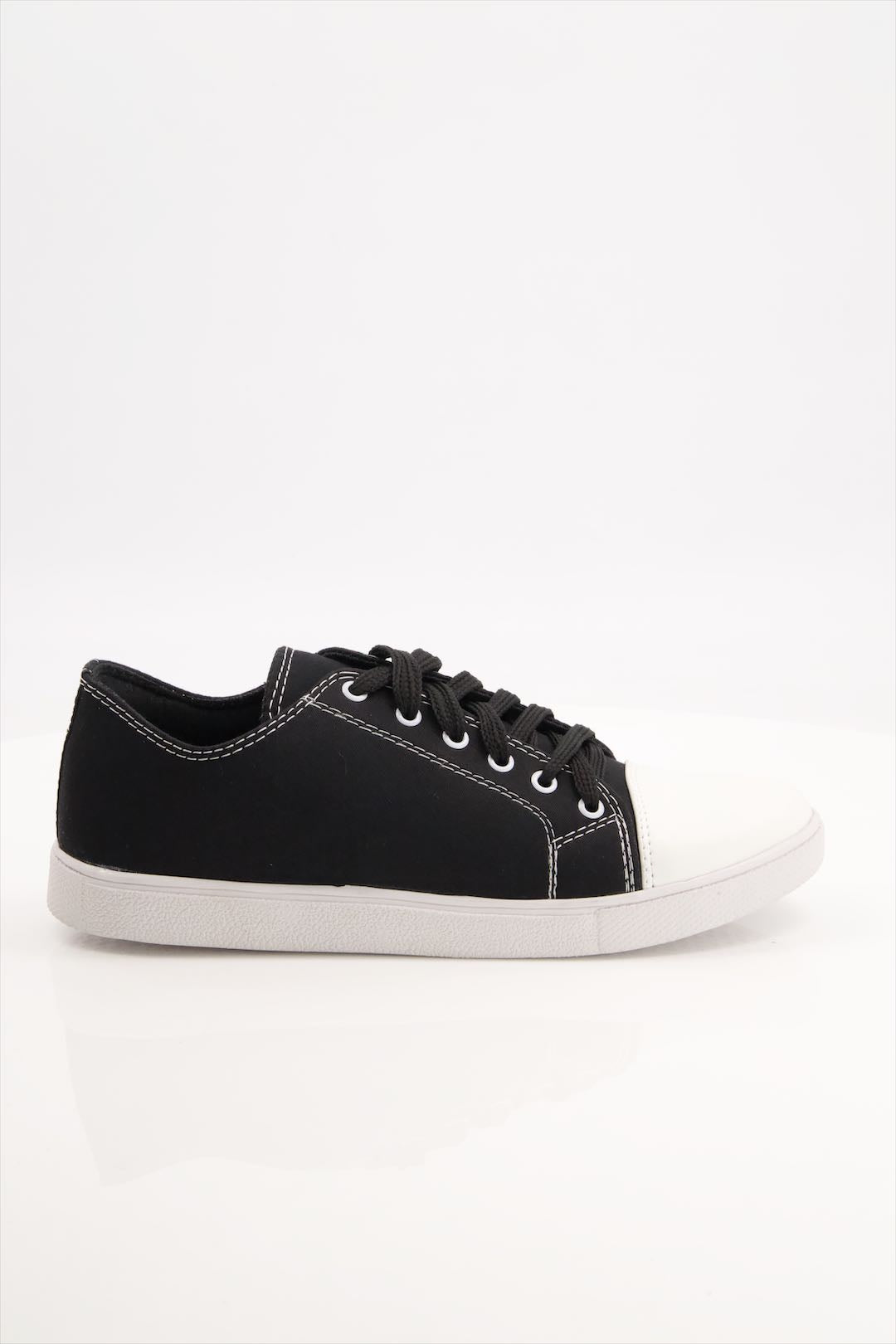 Unisex Black Canvas Shoes