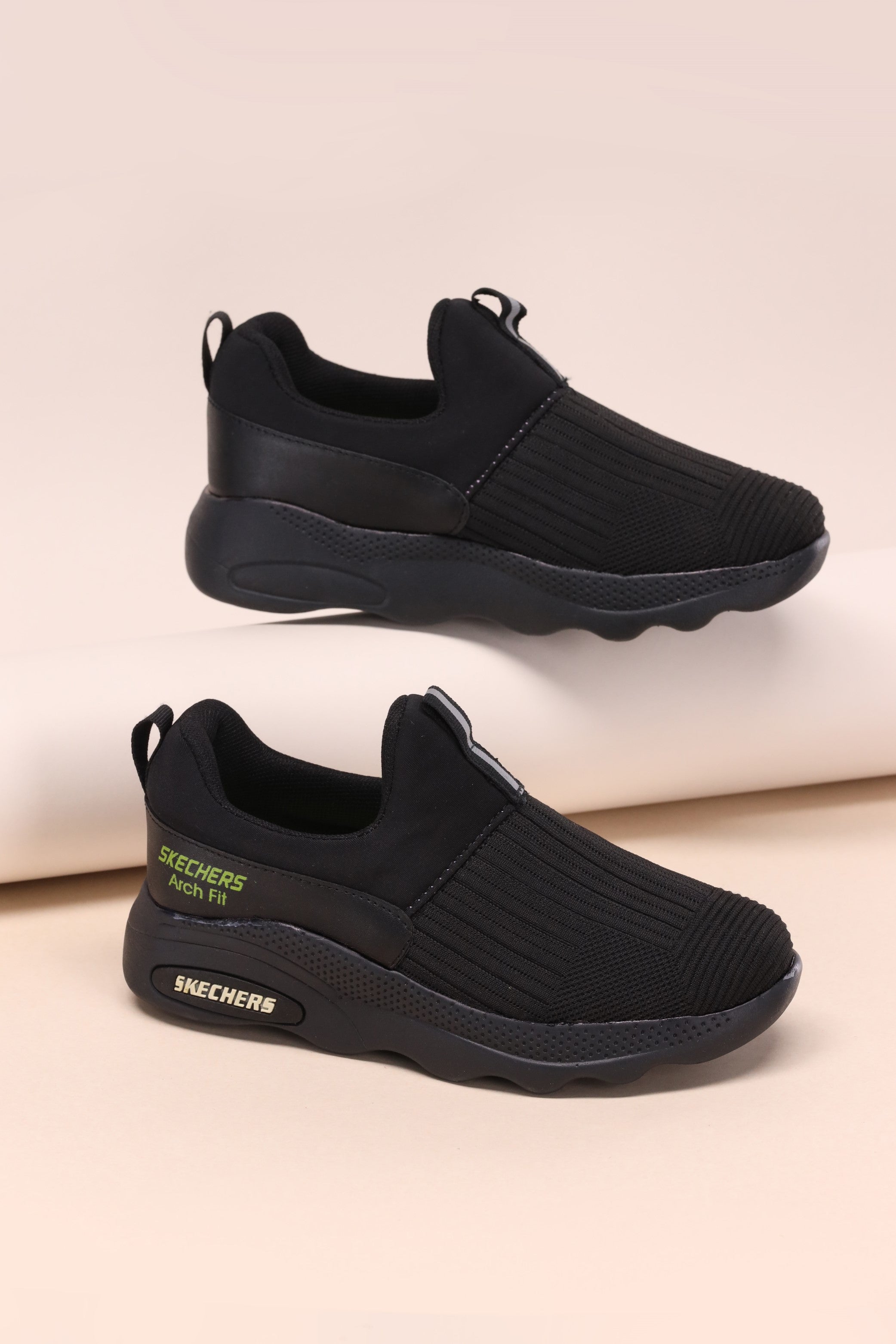 Black camel 518 Skecher